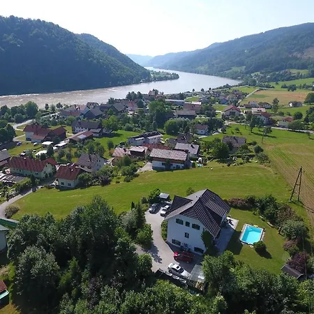 Petra Huber Bed & Breakfast