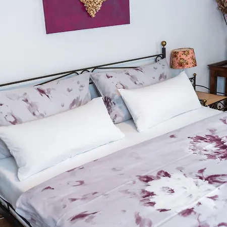 Petra Huber Bed & Breakfast *