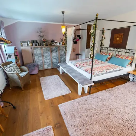 Petra Huber Bed & Breakfast *